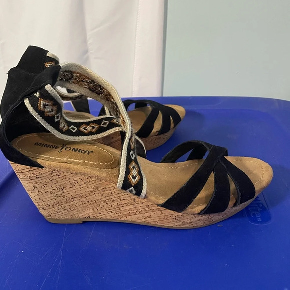 Minnetonka Drew Black Leather Cork Wedge Heeled Platform Sandals Size 9 - Picture 1 of 8